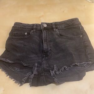 Black H and M (divided) Jean shorts. Size US 6